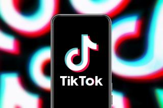 titkok logo illustration
