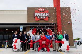 An H-E-B Fresh Bites convenience store grand opening.
