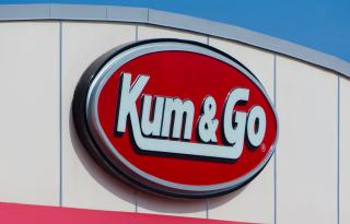 A Kum & Go sign.