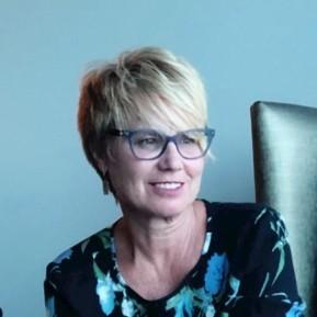 Casey's names Red Robin exec to new food service role.