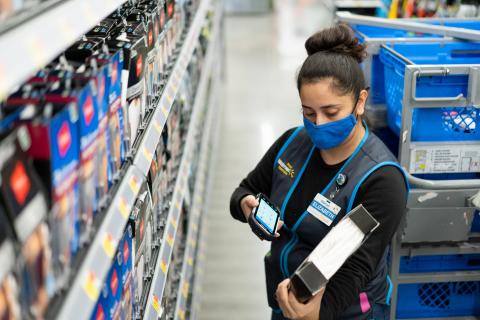 Walmart Piloting Stores as Online Fulfillment Centers