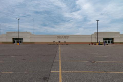 closed Sears building