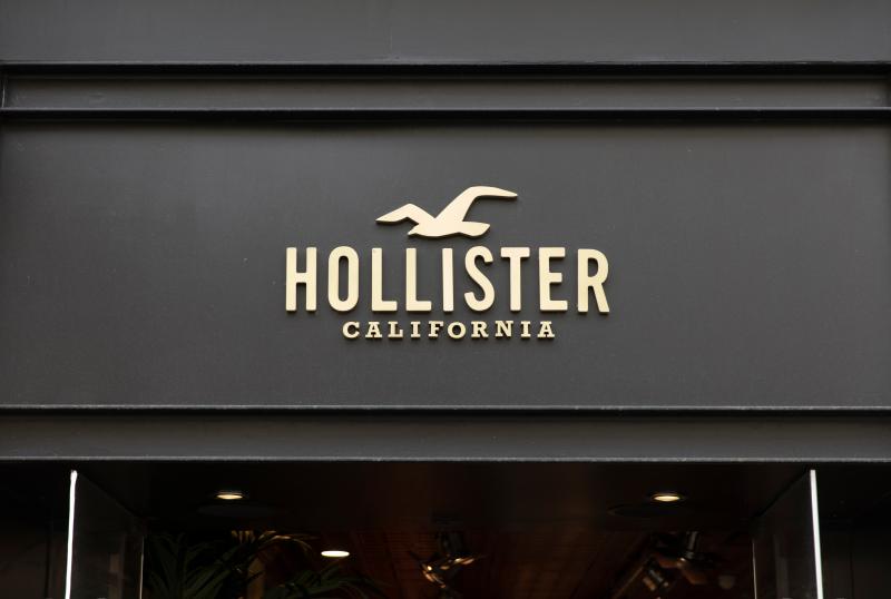 Hollister Introduces Share2Pay on Its Mobile App