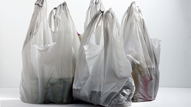 California suspends its plastic bag ban 