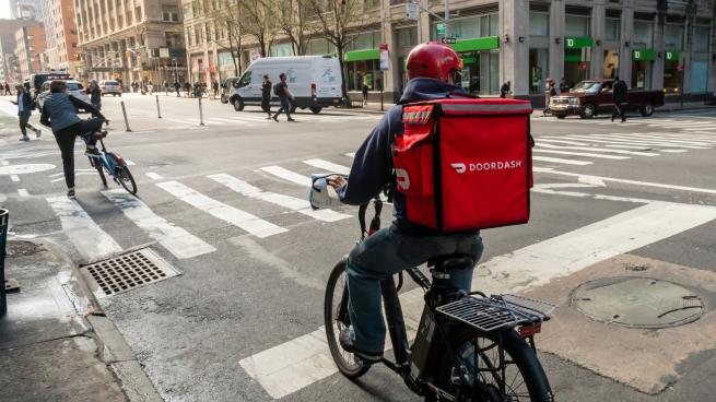 DoorDash adds 8 new grocery partners, alcohol delivery for Aldi